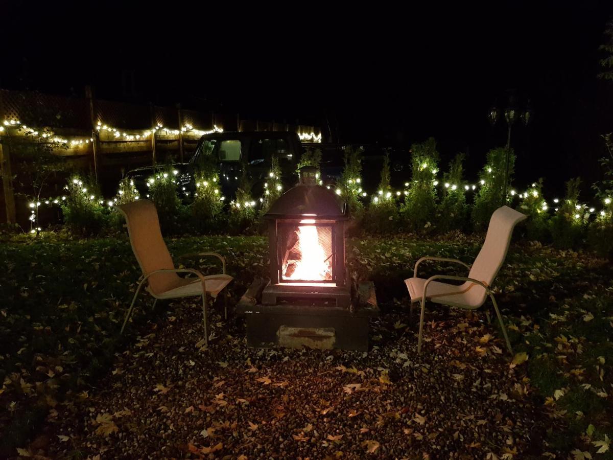 Kokomo Inn Bed And Breakfast Ottawa-Gatineau'S Only Tropical Riverfront B&B On The National Capital Cycling Pathway Route Verte #1 - For Adults Only - Chambre D'Hotes Tropical Aux Berges Des Outaouais Bnb #17542O Dış mekan fotoğraf