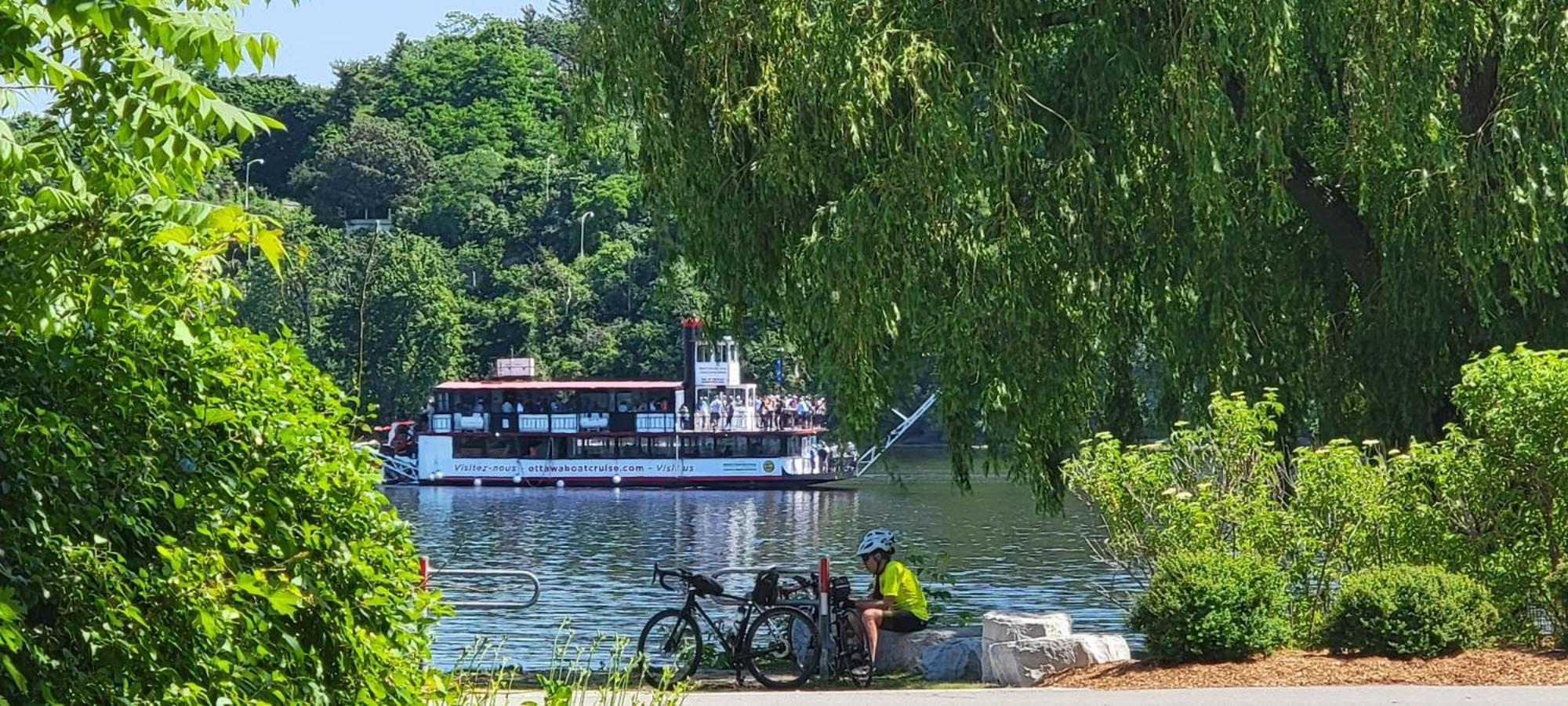 Kokomo Inn Bed And Breakfast Ottawa-Gatineau'S Only Tropical Riverfront B&B On The National Capital Cycling Pathway Route Verte #1 - For Adults Only - Chambre D'Hotes Tropical Aux Berges Des Outaouais Bnb #17542O Dış mekan fotoğraf