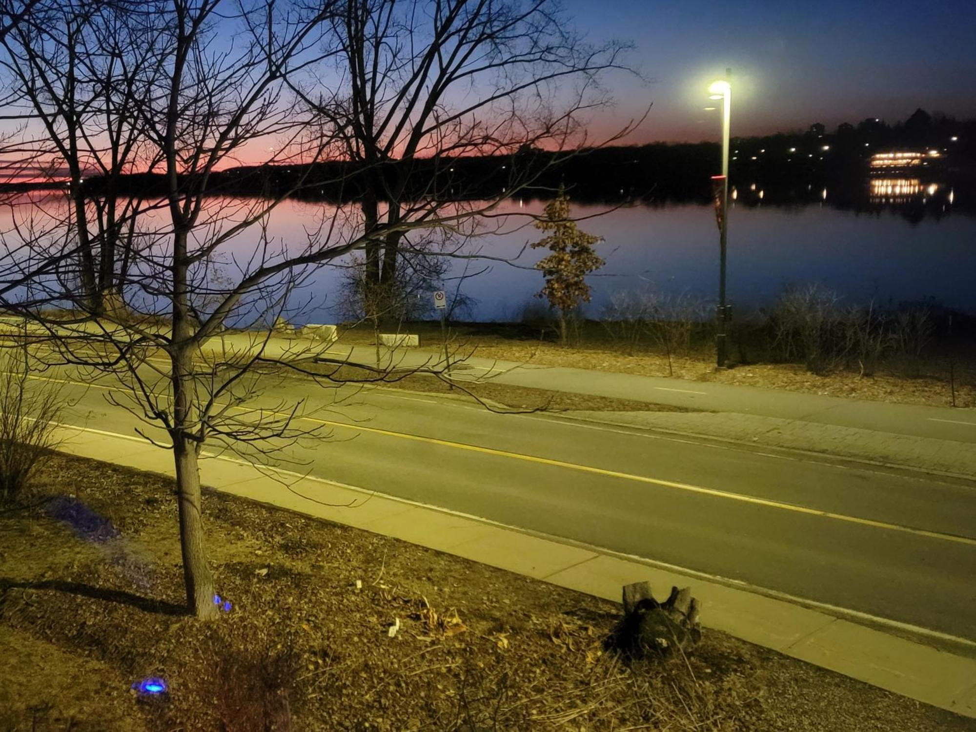 Kokomo Inn Bed And Breakfast Ottawa-Gatineau'S Only Tropical Riverfront B&B On The National Capital Cycling Pathway Route Verte #1 - For Adults Only - Chambre D'Hotes Tropical Aux Berges Des Outaouais Bnb #17542O Dış mekan fotoğraf