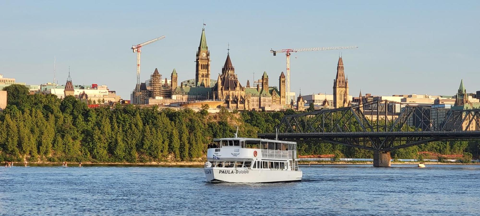 Kokomo Inn Bed And Breakfast Ottawa-Gatineau'S Only Tropical Riverfront B&B On The National Capital Cycling Pathway Route Verte #1 - For Adults Only - Chambre D'Hotes Tropical Aux Berges Des Outaouais Bnb #17542O Dış mekan fotoğraf