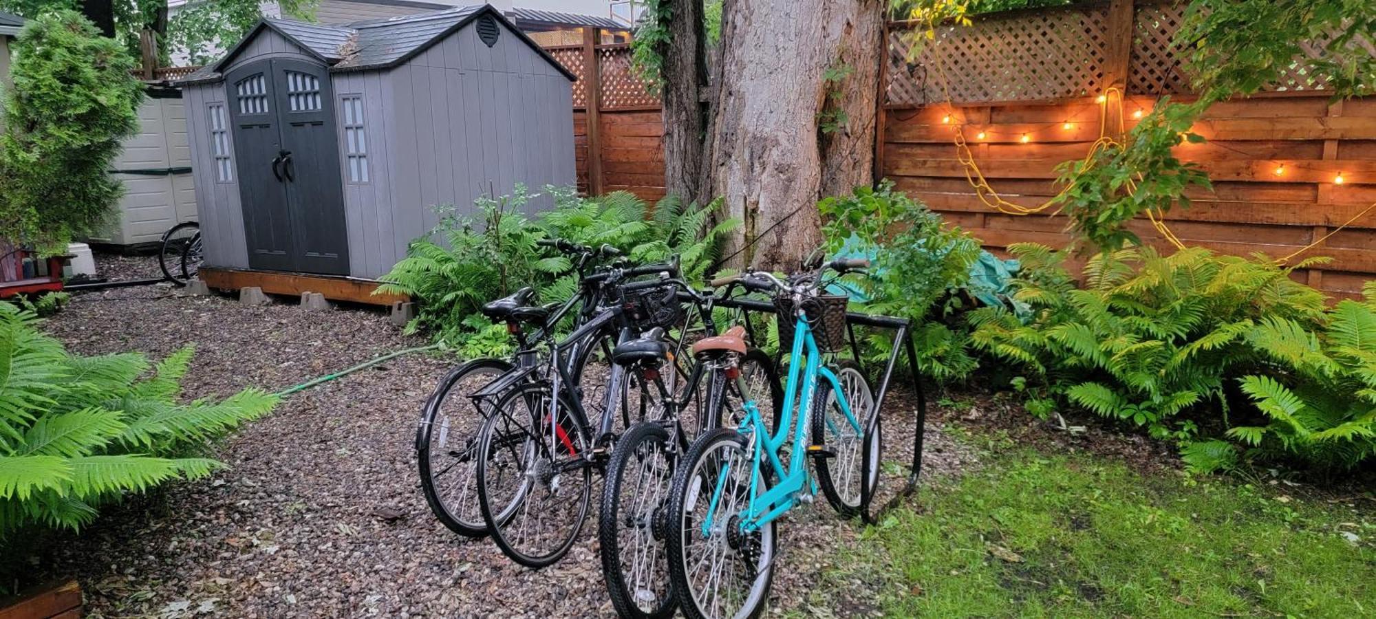 Kokomo Inn Bed And Breakfast Ottawa-Gatineau'S Only Tropical Riverfront B&B On The National Capital Cycling Pathway Route Verte #1 - For Adults Only - Chambre D'Hotes Tropical Aux Berges Des Outaouais Bnb #17542O Dış mekan fotoğraf