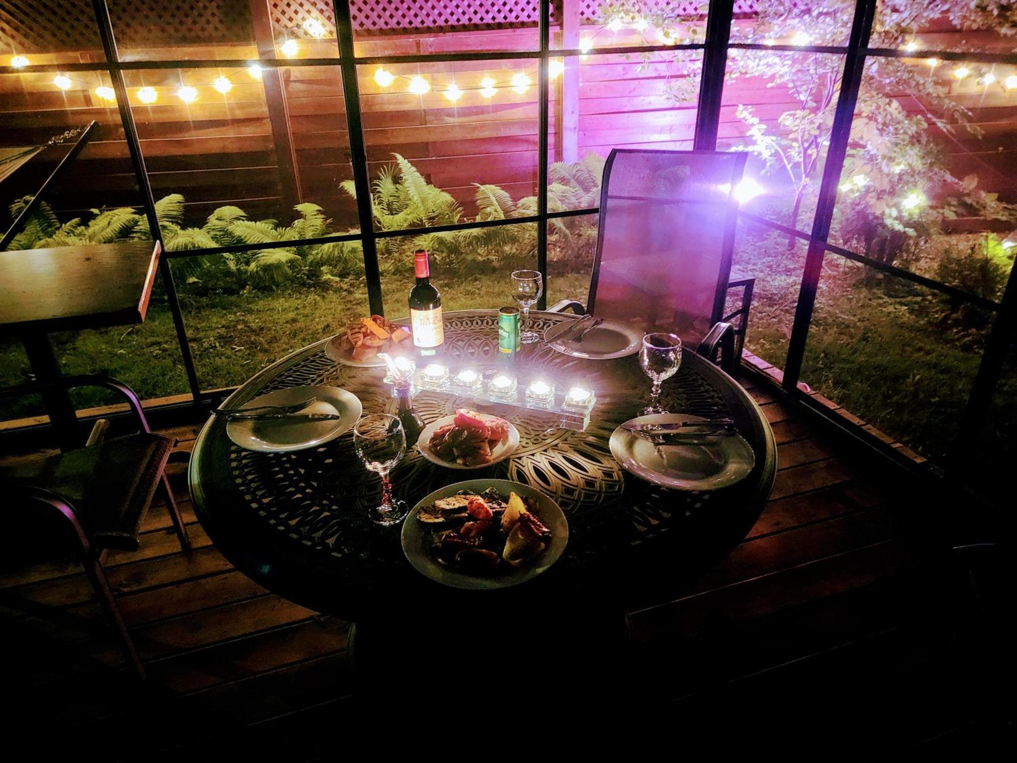 Kokomo Inn Bed And Breakfast Ottawa-Gatineau'S Only Tropical Riverfront B&B On The National Capital Cycling Pathway Route Verte #1 - For Adults Only - Chambre D'Hotes Tropical Aux Berges Des Outaouais Bnb #17542O Dış mekan fotoğraf