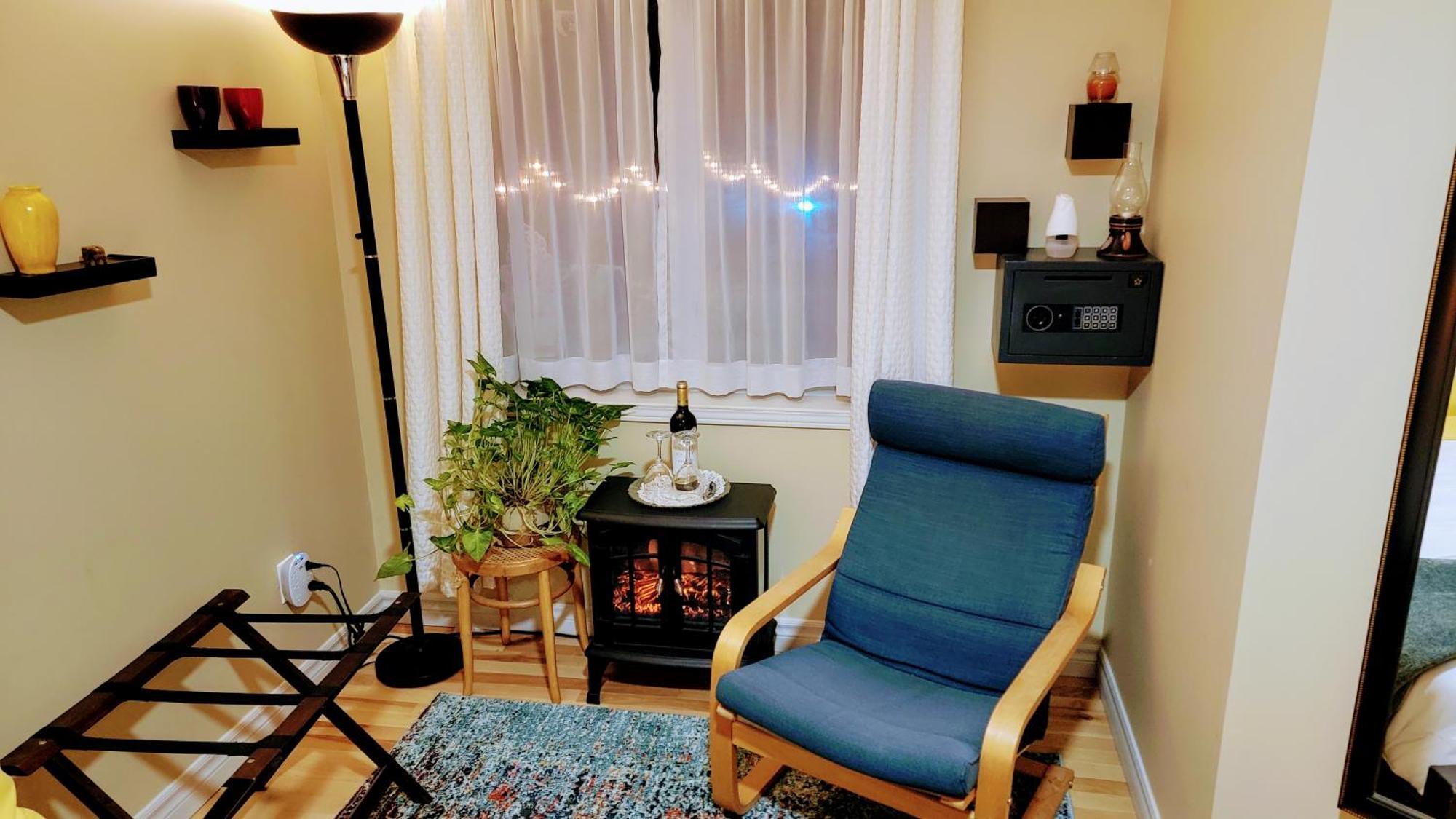 Kokomo Inn Bed And Breakfast Ottawa-Gatineau'S Only Tropical Riverfront B&B On The National Capital Cycling Pathway Route Verte #1 - For Adults Only - Chambre D'Hotes Tropical Aux Berges Des Outaouais Bnb #17542O Oda fotoğraf