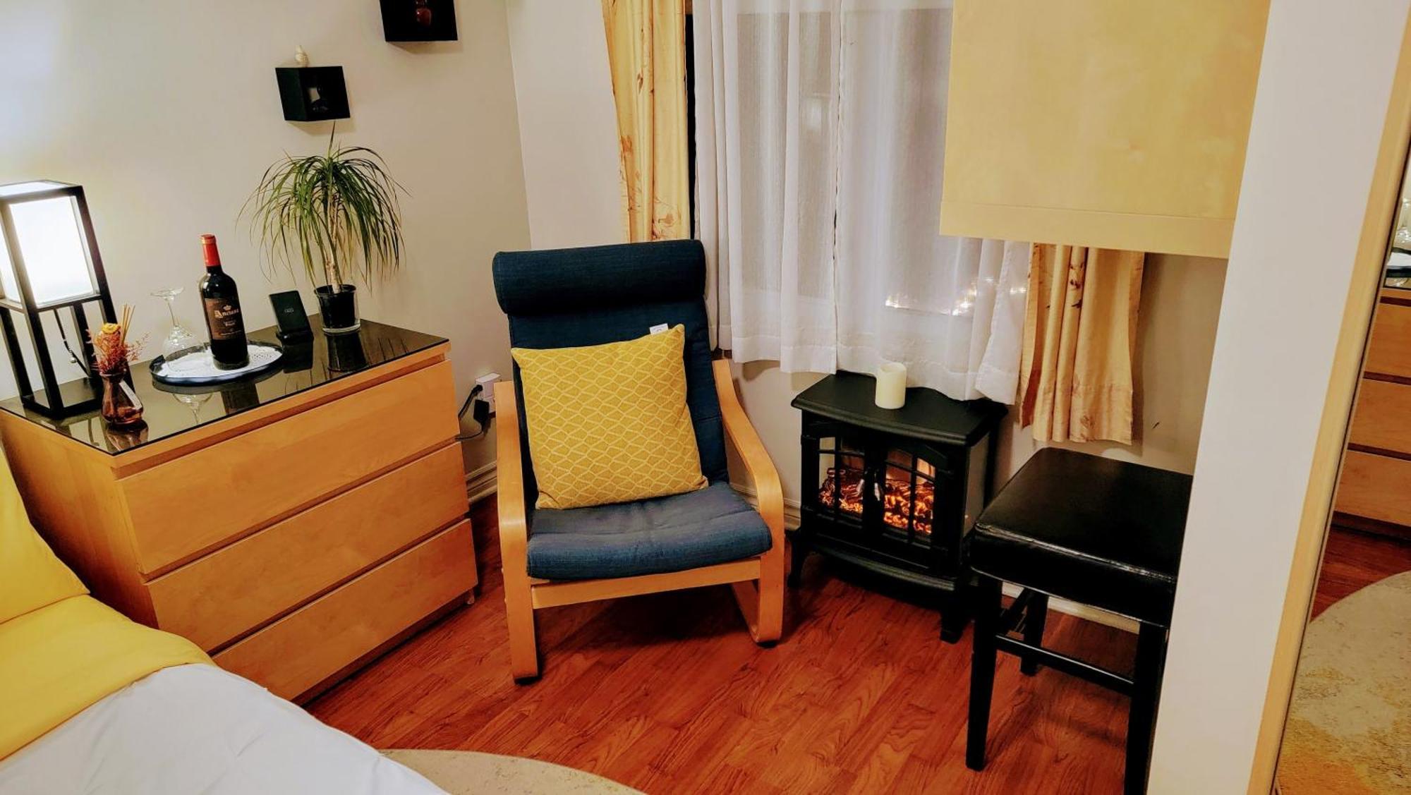 Kokomo Inn Bed And Breakfast Ottawa-Gatineau'S Only Tropical Riverfront B&B On The National Capital Cycling Pathway Route Verte #1 - For Adults Only - Chambre D'Hotes Tropical Aux Berges Des Outaouais Bnb #17542O Oda fotoğraf